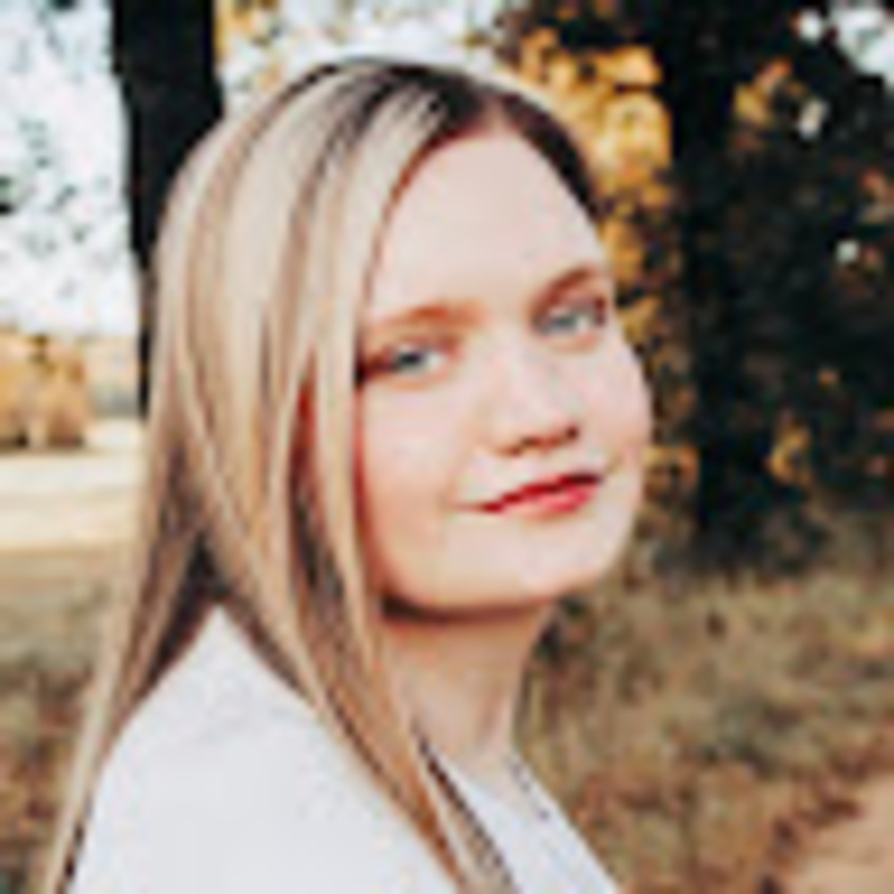 Meet your Posher, Emilee